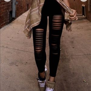 Ripped leggings